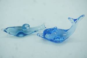 lot 44 image: Blue Art Glass Dolphin Figurines