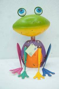 lot 51 image: Metal Frog Art Decor NEW with Tags. 12 tall by 7.5 wide