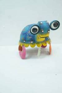 lot 53 image: Metal Turtle Lawn Art NEW with Tags. 17x8x9