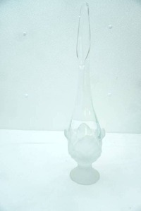 lot 120 image: Vintage Viking Cabbage Leaf Swung Vase with a frosted footed base. 16 tall
