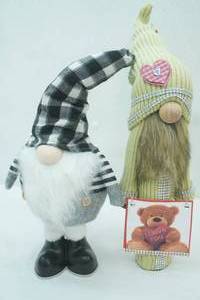 lot 139 image: Gnome Figurines 14 & 18 tall
