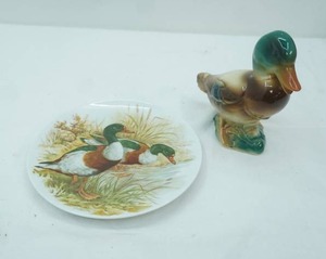 lot 161 image: Vintage Ceramic Mallard Figurine and Mallard Decorative Plate