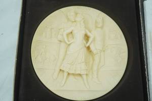 lot 178 image: Carmen Limited Edition Collectors Plate from the La Scala Grand Opera Collection, Issued 1978