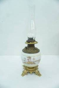 lot 181 image: Vintage Victorian-Style Oil Lamp featuring a hand-painted milk glass base
