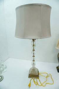 lot 183 image: 25 Table lamp Clear Glass and Classic Gold Accents