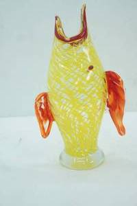 lot 217 image: Art Glass Fish Vase  hand Blown Murano style,11