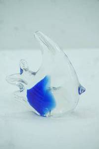 lot 226 image: Murano Venetian Style Art Glass Fish Figurine 3.25 log by 3.5 tall