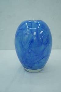 lot 247 image: Large Hand Blown Glass Vase Featuring a Blue and White Swirl pattern. 9.5 tall
