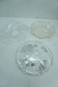 lot 253 image: Vintage Federal Pioneer Pattern Clear Glass Fruit Bowl Silver City Flanders Poppy wSterling Overlay