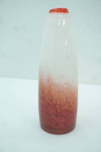 lot 254 image: Contemporary Art Glass Fire & Ice Vase. 10.5 tall with a 1.5opening