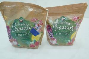 lot 315 image: Robertas Bounty All Purpose Plant Foot. Unopened, 2 lbs. each