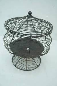 lot 322 image: Vintage Partylite Black Wire Pedestal Basket with a Lid.