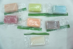 lot 325 image: French Scented Soaps. La Petite Savonnette Marseillaise 7ct