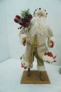 lot 368 image: Santa Claus Figurine. Old World Style. 20 tall