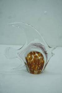lot 399 image: Hand-Blown Art Glass Angel Fish Sculpture. 6.25x6.25
