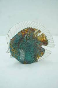 lot 405 image: Murano-Style Art Glass Tropical Fish Figurine 6 long by 5.5 tall