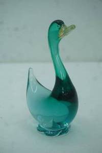 lot 411 image: Vintage Murano Art Glass Duck Figurine 6 tall