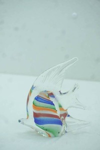 lot 420 image: Hand-Blown Art Glass Angel Fish Figurine. Colorful