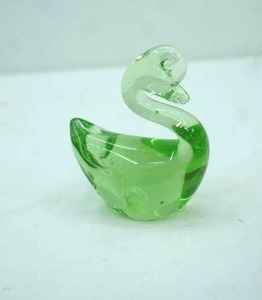 lot 429 image: Vintage Light-Green Art Glass Swan Figurine