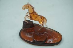 lot 455 image: Vintage Hand-Blown Amber Glass Horse & Foal Figurine Set. 3.5 tall by 4long