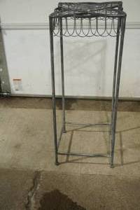 lot 468 image: Decorative Metal Plant Stand 30 tall. Celtic Knot Design.