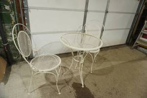 lot 475 image: Mid Century White Iron Round Garden Table and Chairs. Wrought Iron