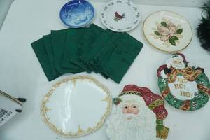 lot 517 image: Vintage Holiday Ceramic Plates and China, Linen Napkins. Fitz & Floyd and More