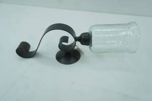 lot 537 image: Decorative Glass and Metal wall sconce, 17