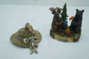 lot 544 image: Breckenridge Colorado Moose and Black Bear Figurine Fishing Hat Figurine