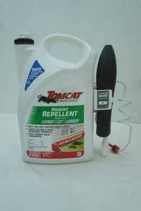 lot 550 image: Tomcat Rodent Repellent. Full (unopened)