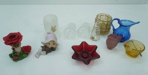lot 559 image: Vintage Frosted glass courting fairy lamp shade Vintage L.E. Smith Daisy & Button Pink Frosted Glass Mini Pitcher