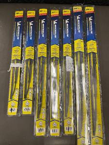 lot 32 image: Michelin High-Performance All-Season Wiper Blades - EZ-Lok Connector (19-26 in) (Lot of 7)