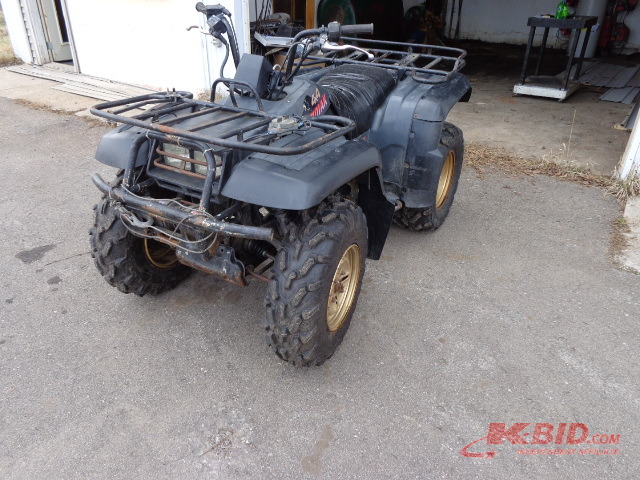 lot 3 image: 400 Kodiak ATV 4 x 4