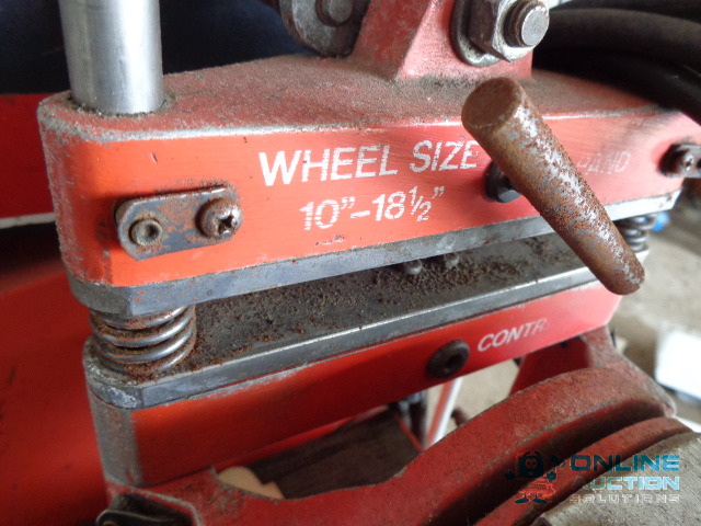 lot 4 image: Hunter Gill Tire Balance with Monitor