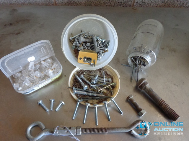 lot 15 image: Screw and Nails