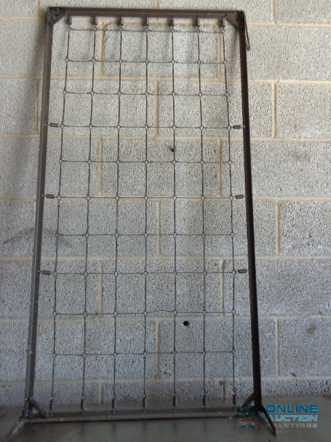 lot 21 image: Crib with no Mattress