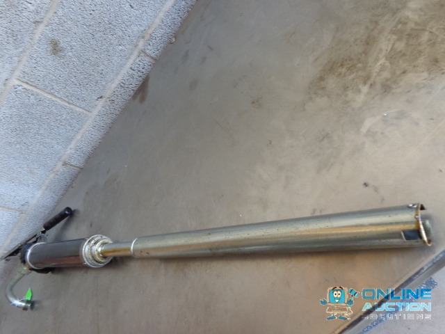 lot 29 image: Oil Pump For Barrels