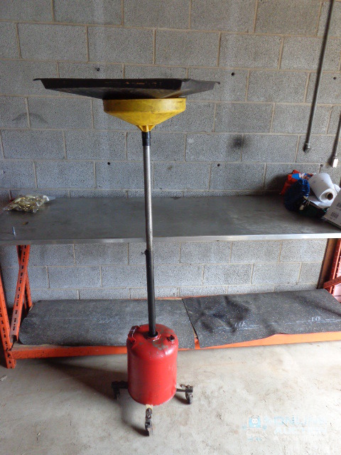 lot 47 image: Under Car Oil Drain