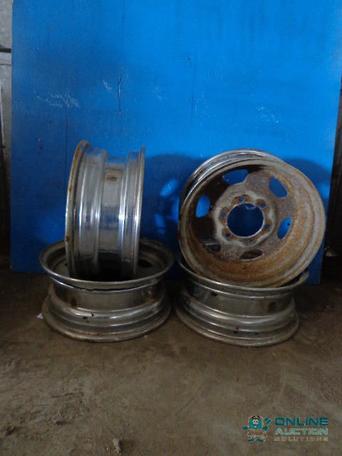 lot 95 image: (4) Chrome Wheels