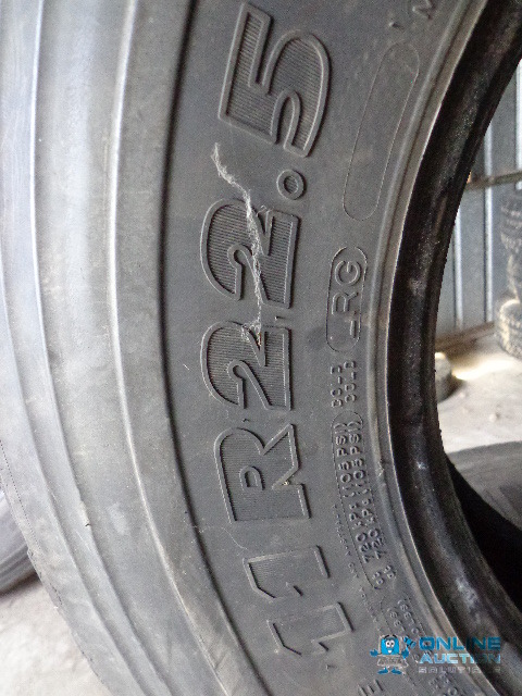 lot 87 image: (3) Michelin Tires