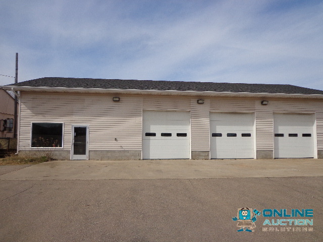 lot 12 image: Vinyl Siding