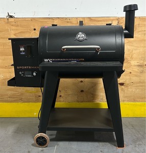 lot 15 image: PitBoss Sportsman PB0820SPW Msrp $599.99