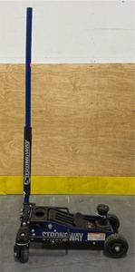 lot 53 image: Strongway 3 Ton Jack