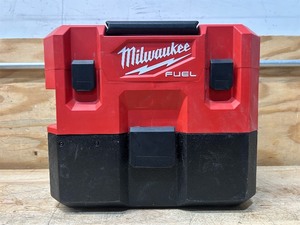 lot 95 image: Milwaukee 1.6 Gal WetDry Vacuum