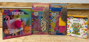 lot 119 image: Arts & Crafts Kits lot of 4