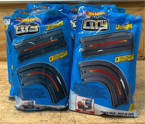 lot 135 image: HotWheels City Tracks lot of 20