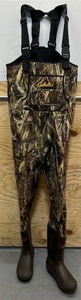 lot 153 image: Cabela s Waders Size 9