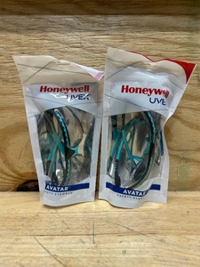 lot 216 image: Honeywell Avatar Eyewear, SCT-Reflect 50 Lens, Teal Frame - (lot of 2)