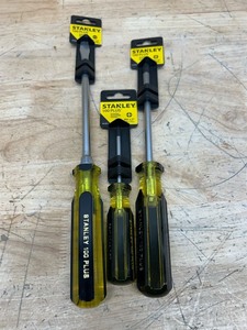 lot 231 image: Stanley screwdrivers (lot of 3)
