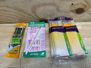 lot 235 image: Pencils and mechanical pencils (lot of 10)